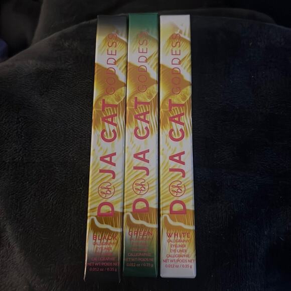 BH Cosmetics x Doja Cat Calligraphy Eyeliner in "Green" - Picture 1 of 1